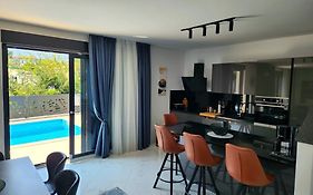 Villa Keti